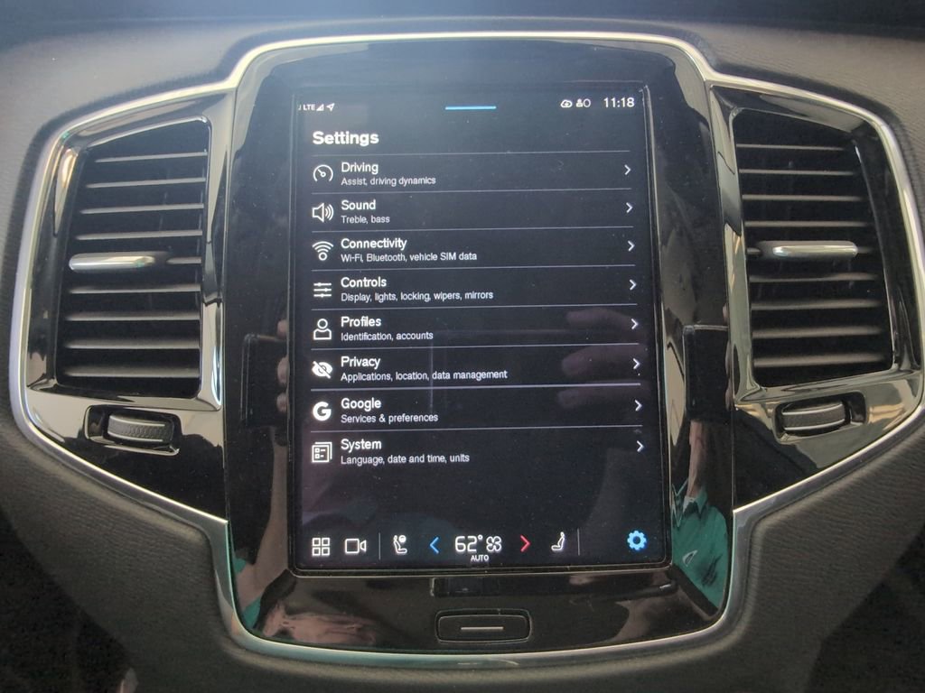 Used 2025 Volvo XC90 B6 Plus image 23