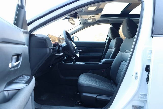 New 2026 Nissan Kicks SV w/ SV Premium Package FWD image 9