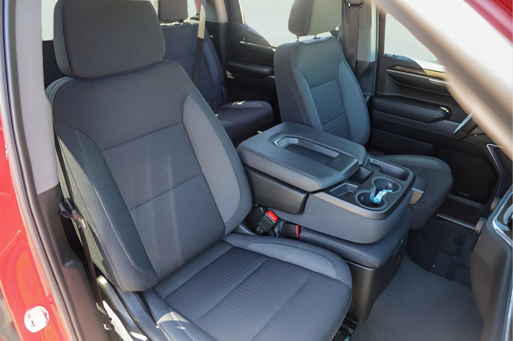 Used 2024 Chevrolet Silverado 1500 LT AWD/4WD image 32