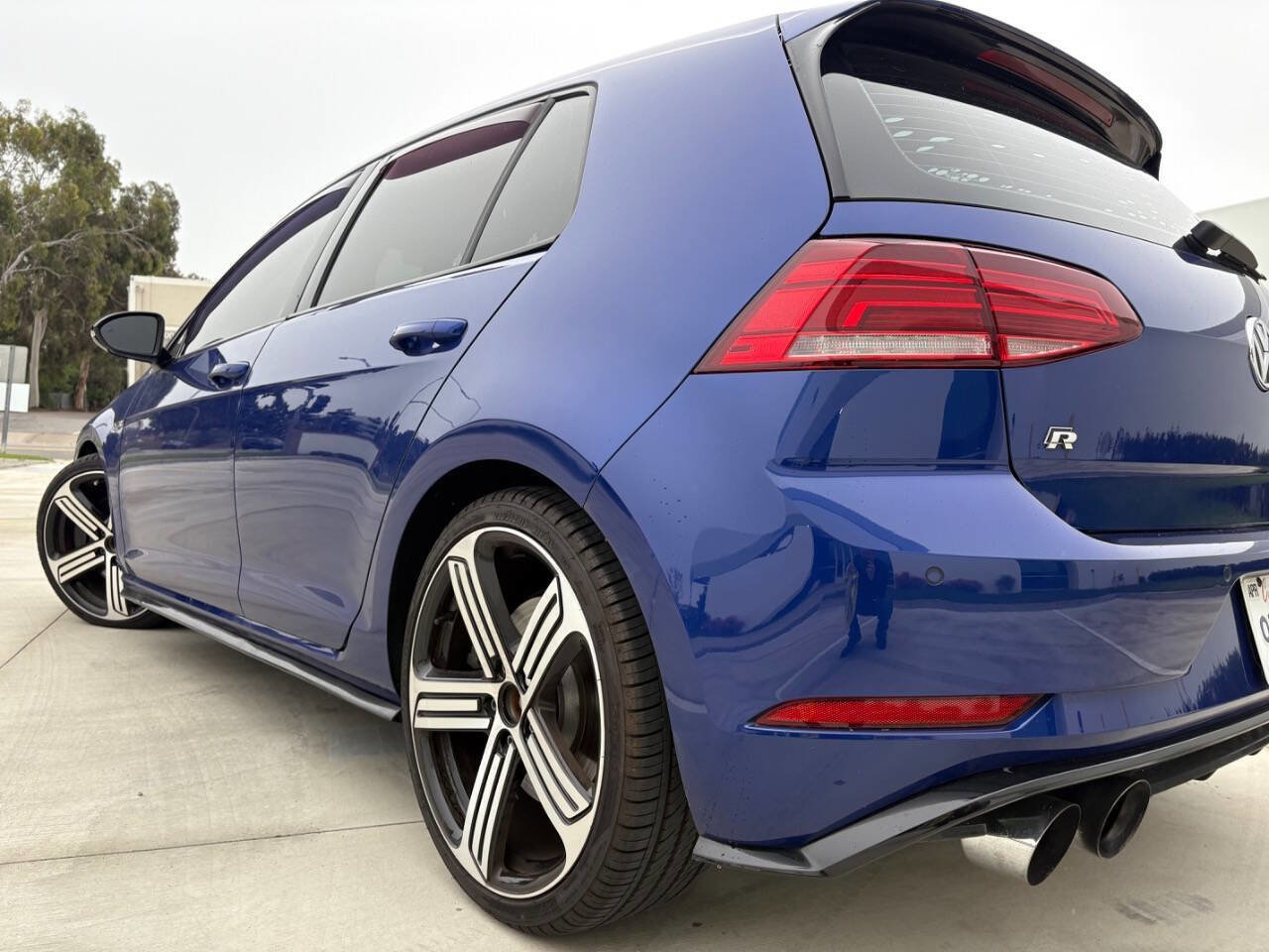 Used 2018 Volkswagen Golf R 4-Door image 34