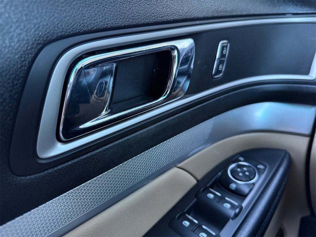 Used 2017 Ford Explorer XLT image 20