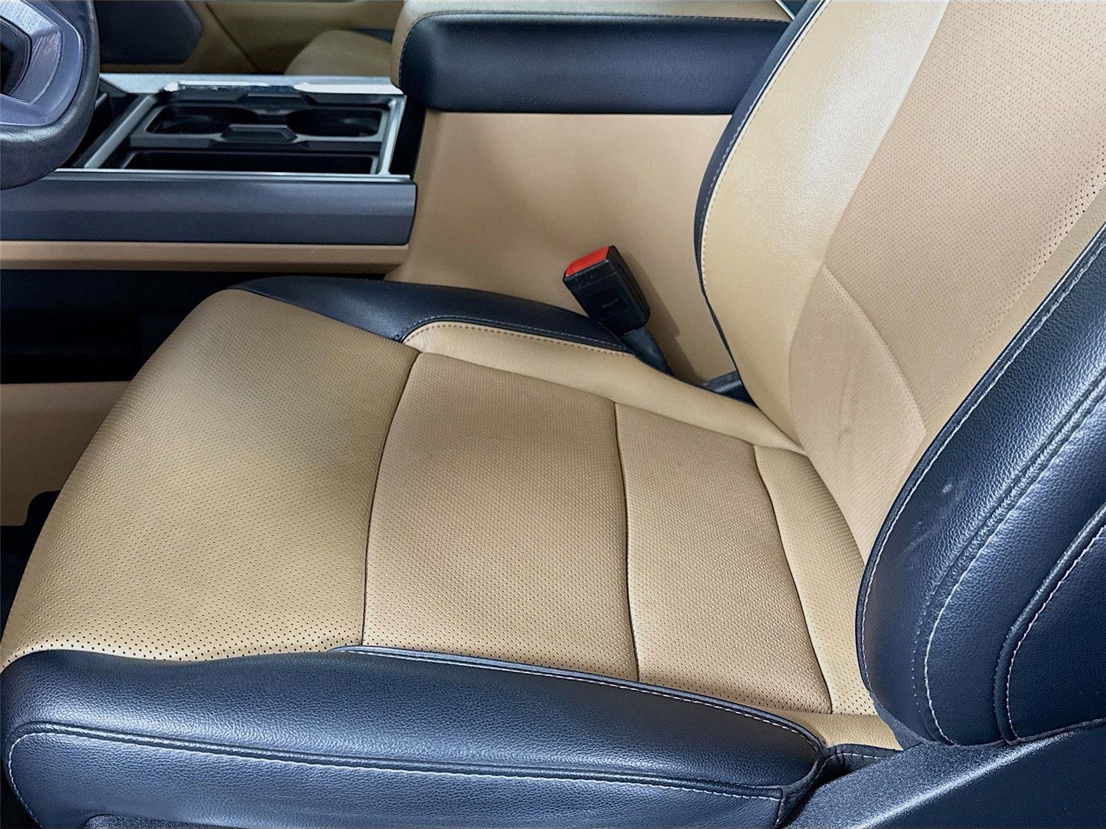 Used 2024 Ford F350 Lariat w/ Lariat Ultimate Package image 14