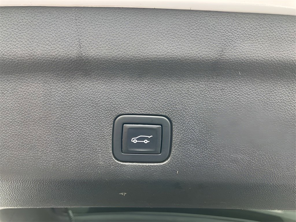 Used 2021 GMC Yukon XL AT4 w/ AT4 Premium Plus Package image 38