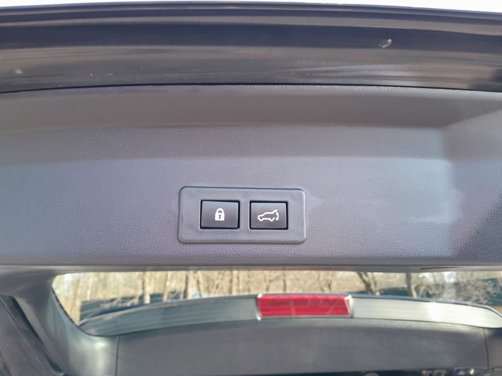 Used 2022 Subaru Ascent Limited image 40