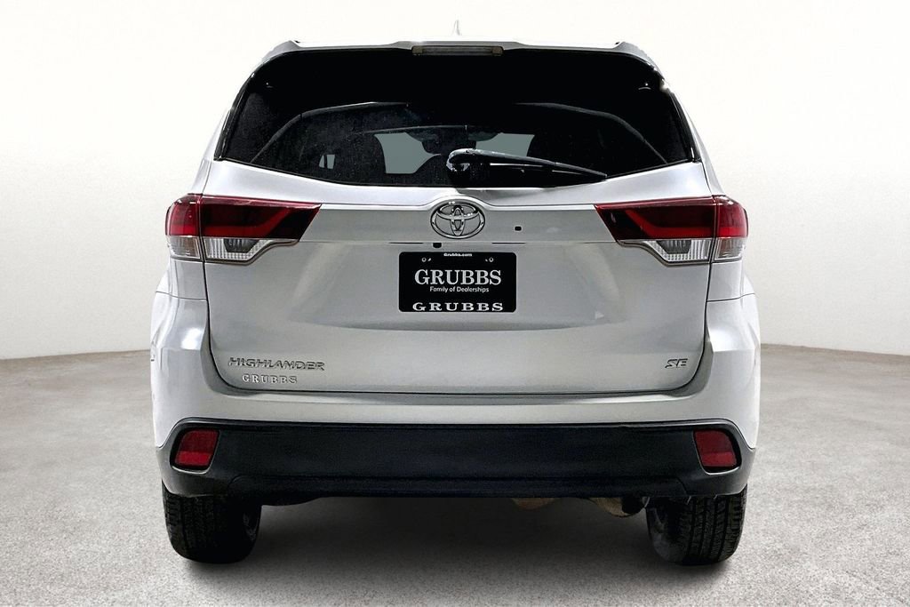Used 2019 Toyota Highlander SE image 6