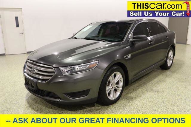 Used 2018 Ford Taurus SE image 3