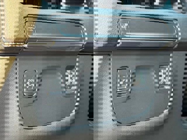 Certified 2023 Cadillac Escalade Premium Luxury w/ LPO, Radiant Package image 21