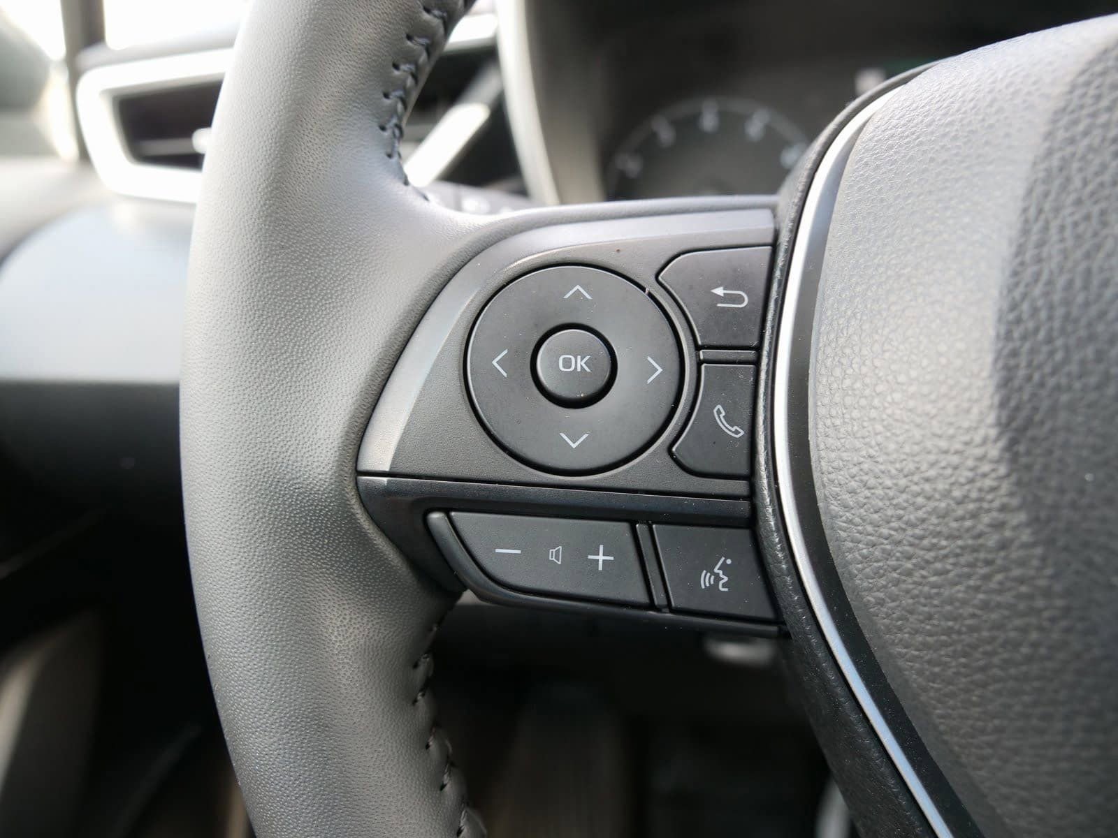 Used 2025 Toyota Corolla SE image 21