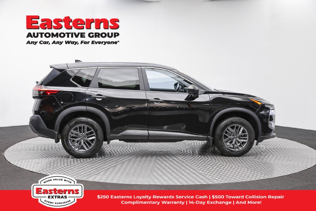Used 2023 Nissan Rogue S AWD/4WD image 5