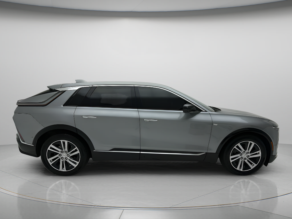 Used 2024 Cadillac Lyriq Tech w/ Driver Assist Package AWD/4WD image 6