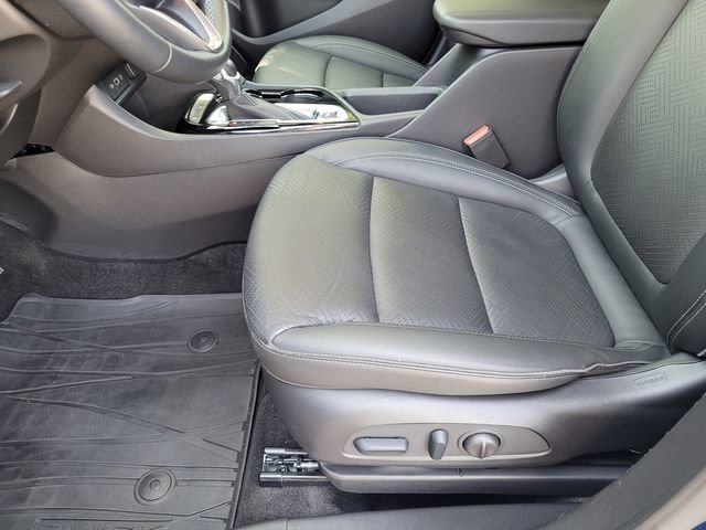 Used 2023 Buick Encore GX Essence w/ Experience Buick Package FWD image 26