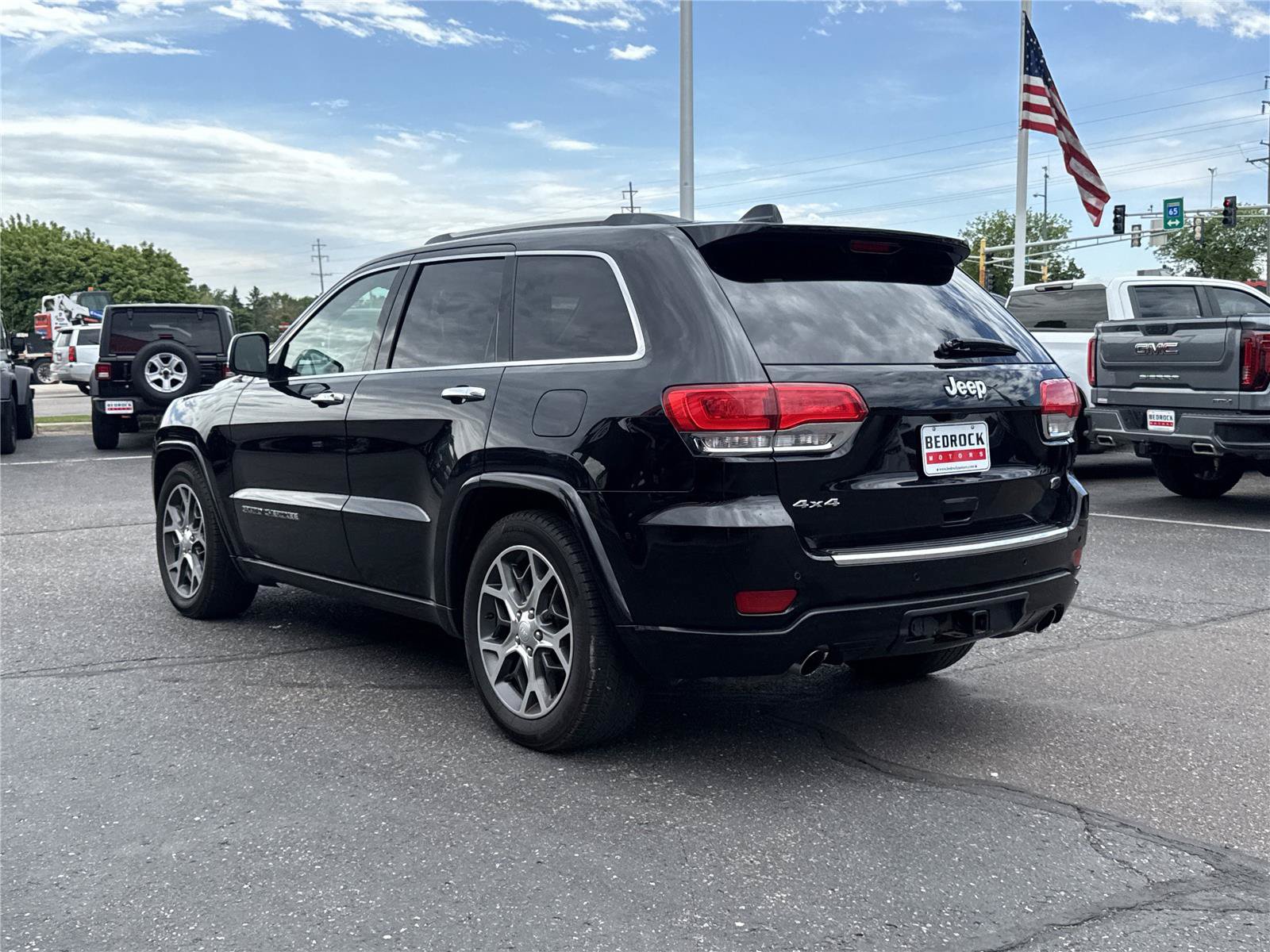 Used 2020 Jeep Grand Cherokee Overland AWD/4WD image 5