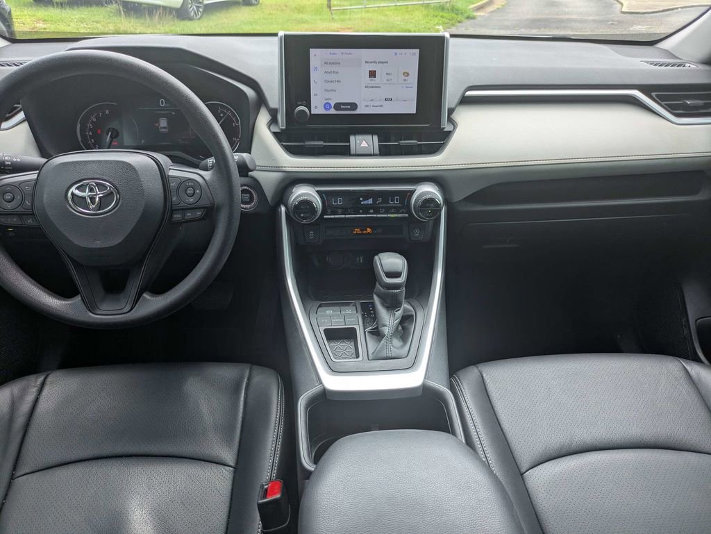 Used 2023 Toyota RAV4 XLE w/ Convenience Package FWD image 16