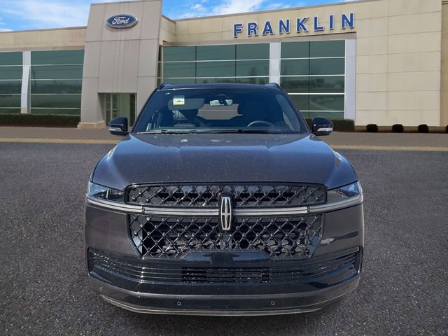 New 2025 Lincoln Navigator Reserve w/ Jet Appearance Package AWD/4WD image 2