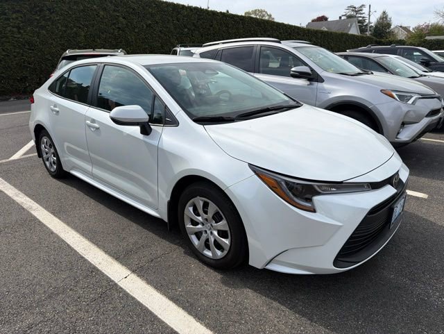 Used 2026 Toyota Corolla LE FWD image 2