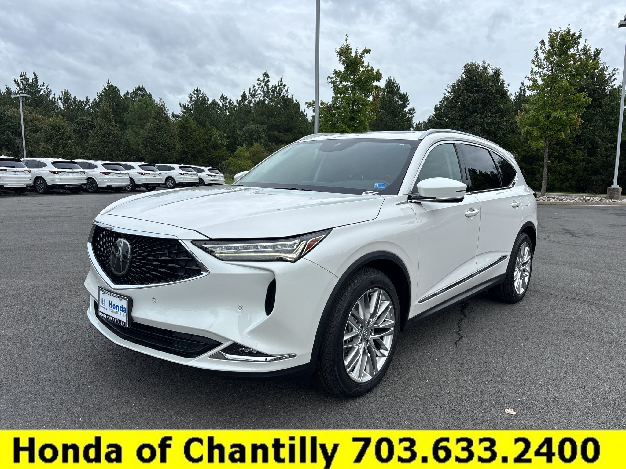 Used 2023 Acura MDX w/ Advance Package AWD/4WD image 3