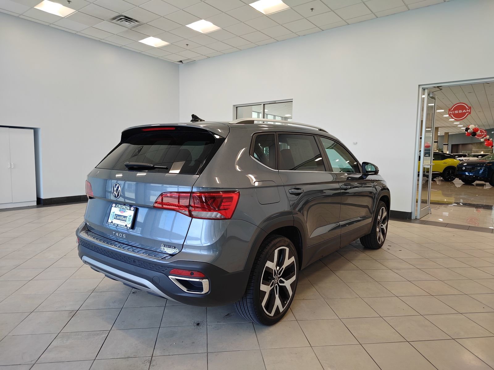 Used 2022 Volkswagen Taos SEL AWD/4WD image 3