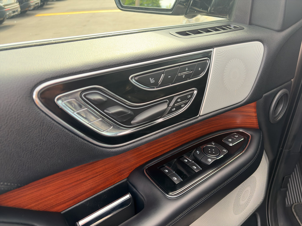 Used 2019 Lincoln Navigator Reserve AWD/4WD image 20