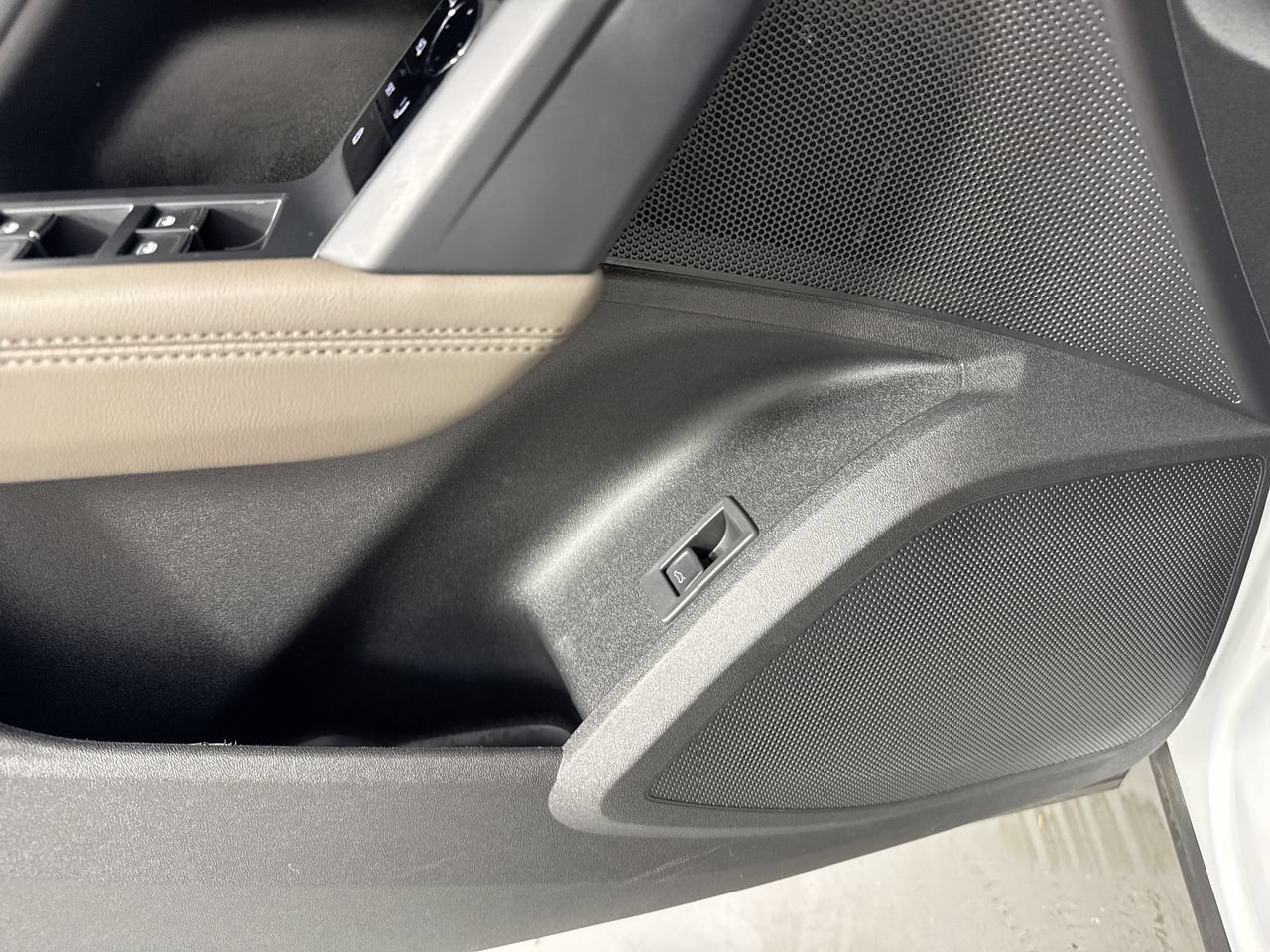 Used 2025 Audi Q5 Premium Plus w/ Premium Plus AWD/4WD image 10