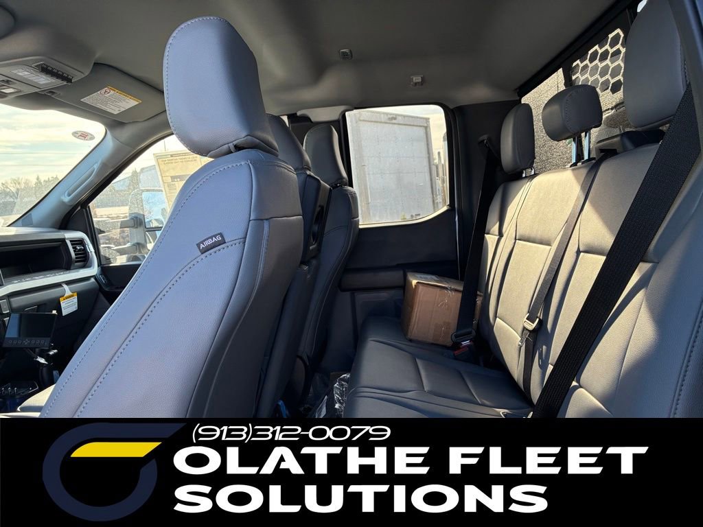 New 2025 Ford F550 4x4 Supercab Super Duty image 7