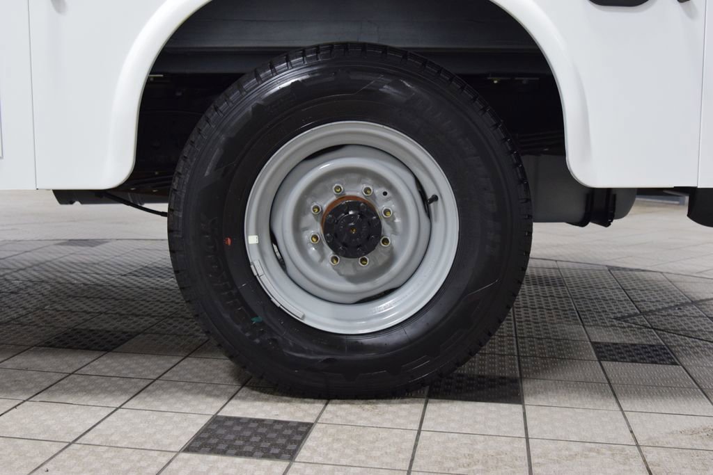 Used 2025 Ford E-350 and Econoline 350 Super Duty w/ Power Equipment Group RWD image 15