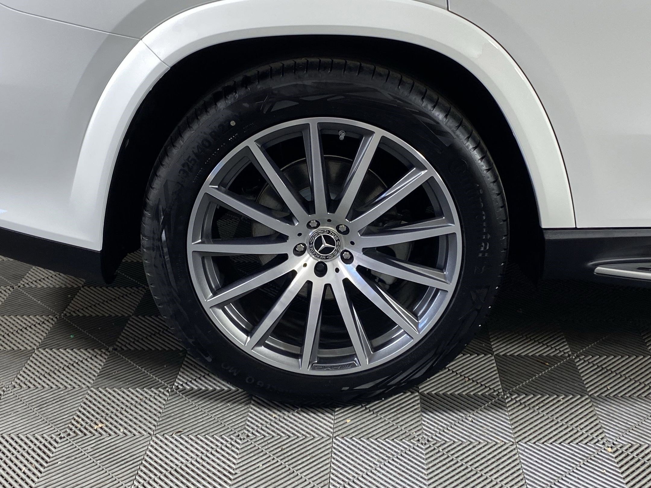 New 2025 Mercedes-Benz GLS 580 4MATIC image 10