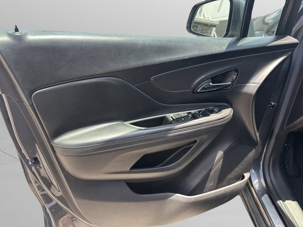 Used 2017 Buick Encore Essence FWD image 9
