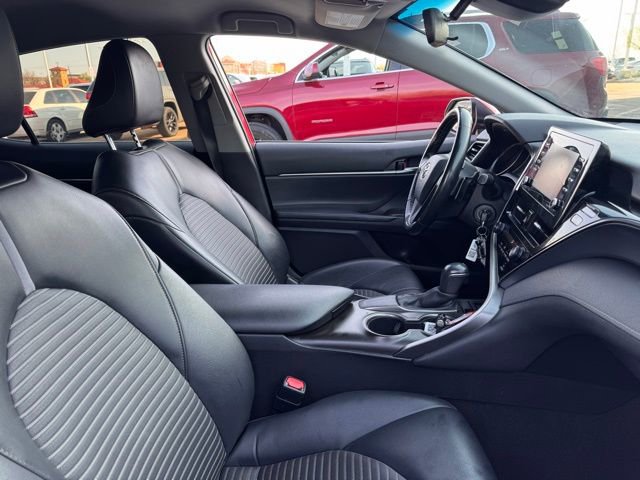 Used 2021 Toyota Camry SE image 16