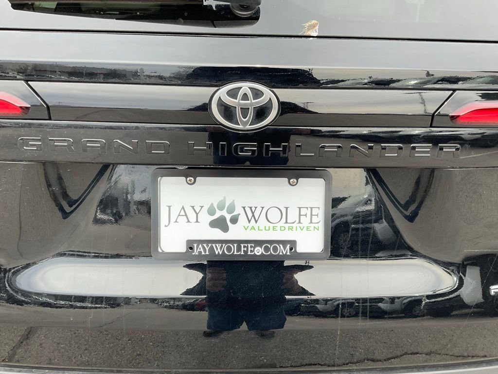 Certified 2025 Toyota Grand Highlander AWD Hybrid image 24