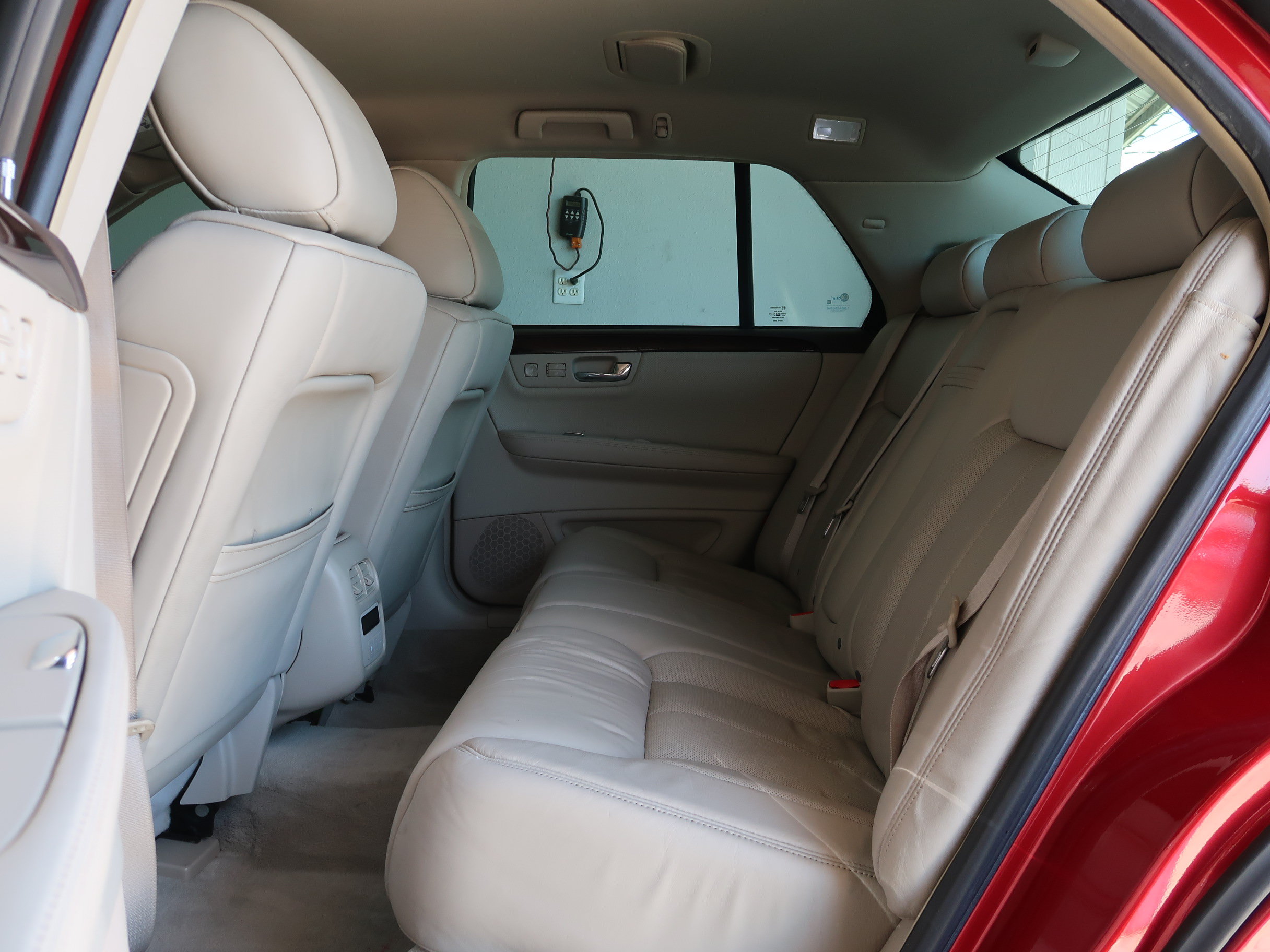 Used 2009 Cadillac DTS FWD image 39