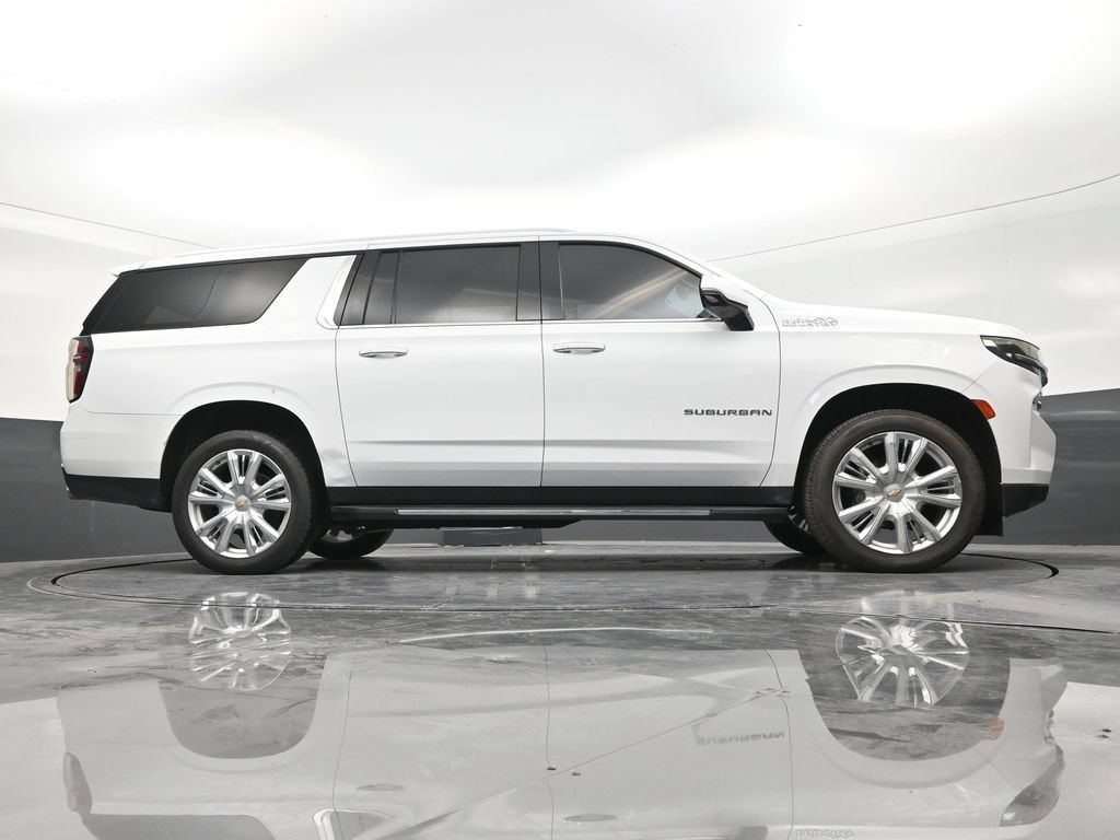 Used 2022 Chevrolet Suburban High Country RWD image 24