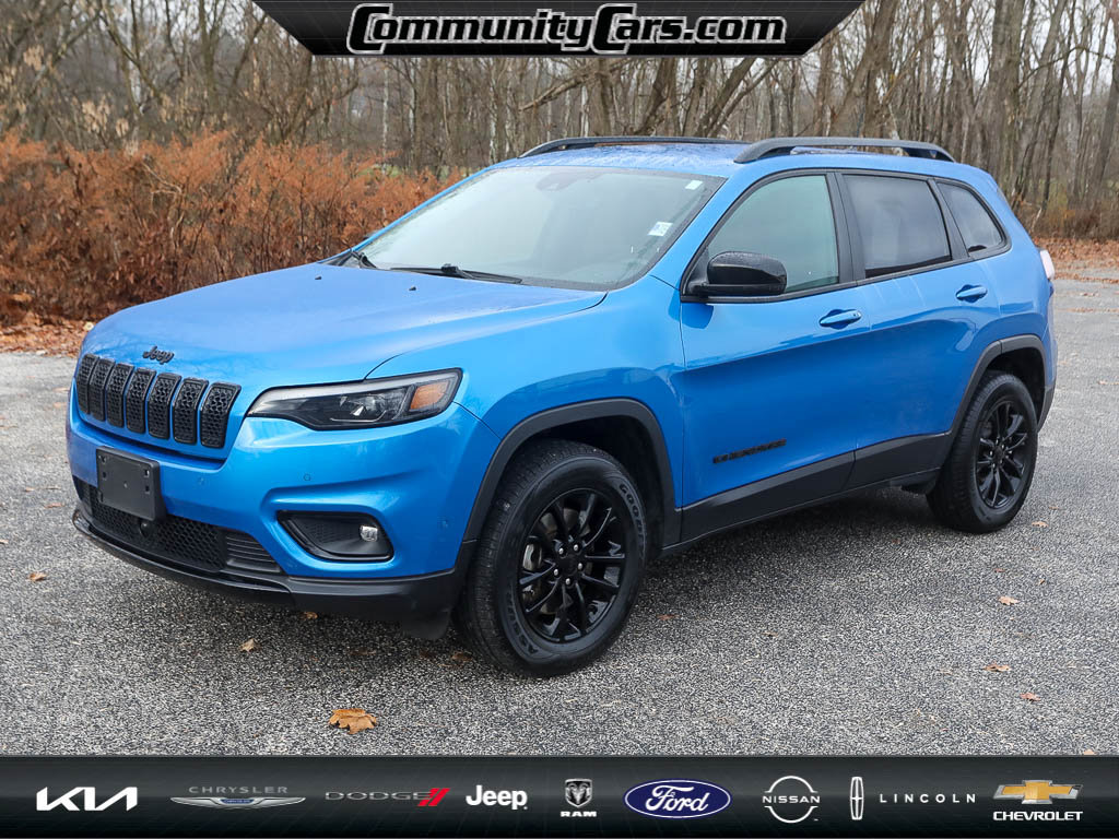 Used 2023 Jeep Cherokee Altitude Lux image 2