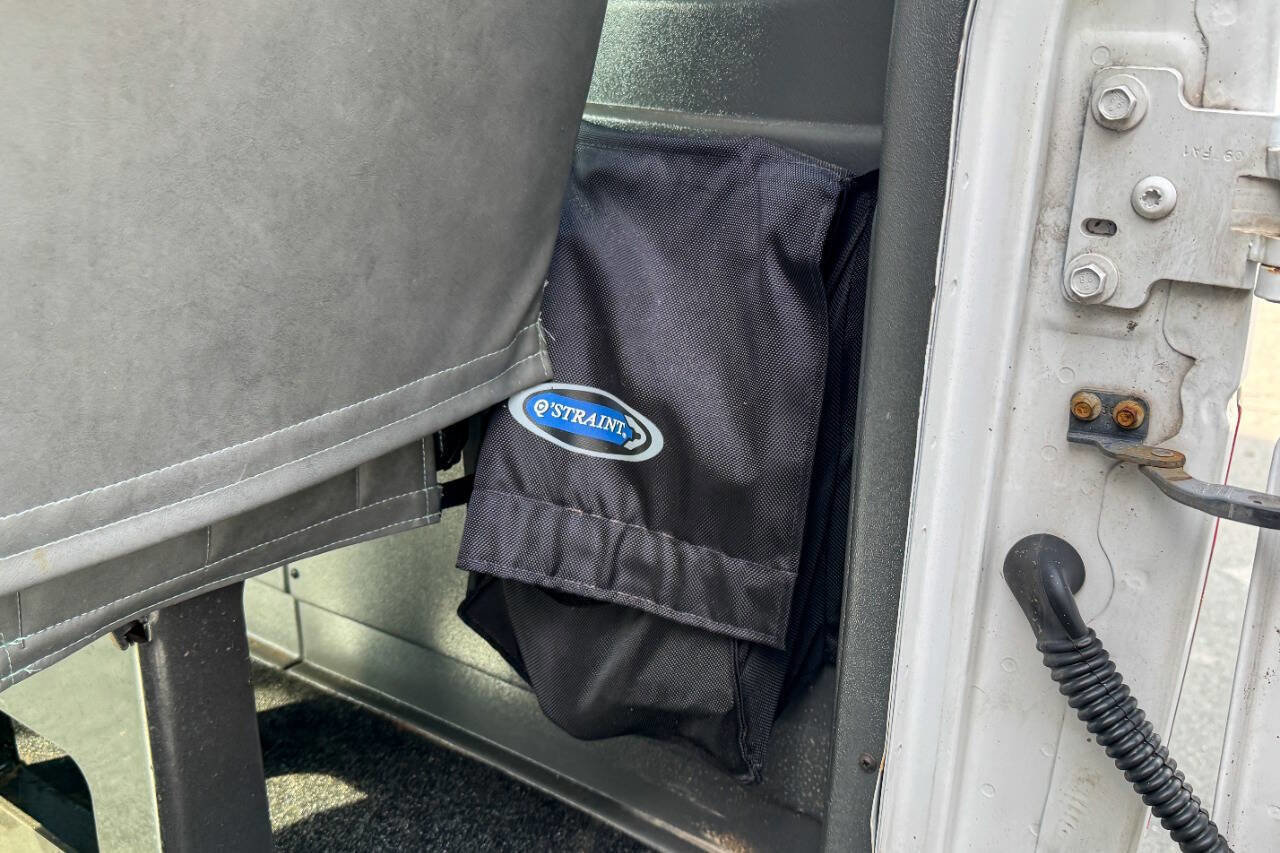 Used 2011 Ford E-350 and Econoline 350 Extended Super Duty w/ PWR Group image 31