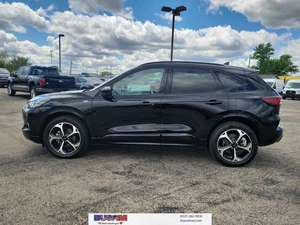 Used 2023 Ford Escape ST-Line Elite w/ Premium Technology Package AWD/4WD image 30