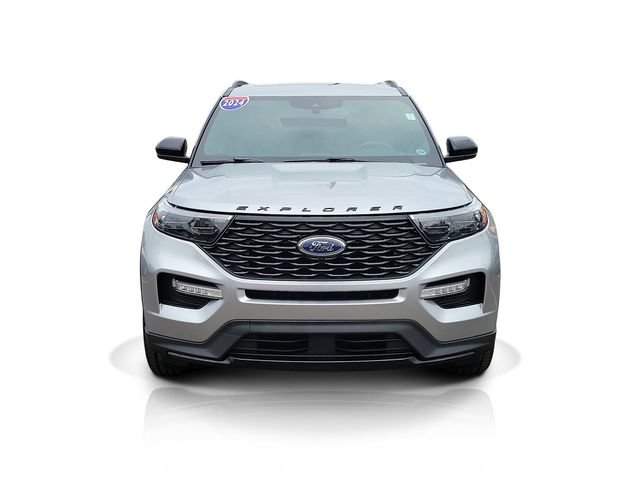 Used 2024 Ford Explorer ST-Line w/ Class IV Trailer Tow Package AWD/4WD image 2
