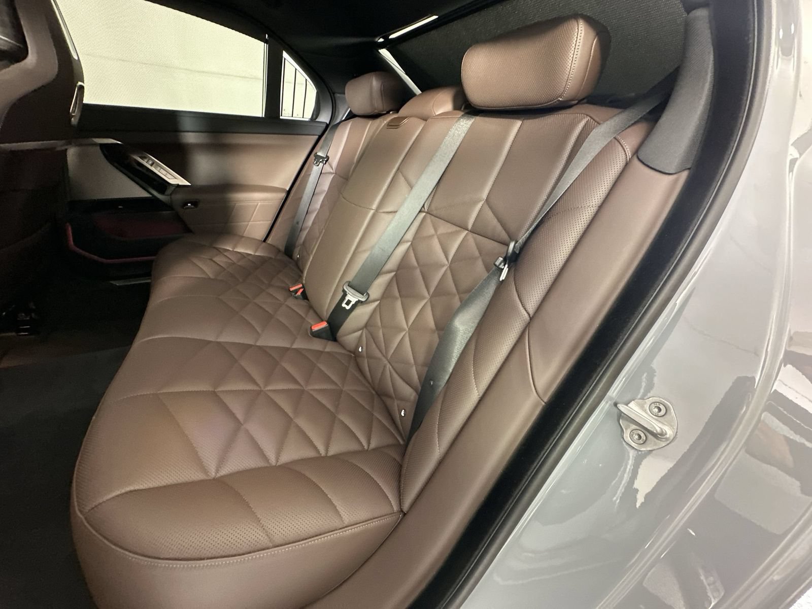 Used 2025 BMW 740i xDrive AWD/4WD image 23