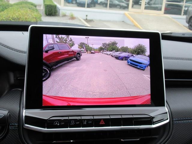 New 2026 Jeep Compass Latitude w/ Mopar Graphics Package image 22