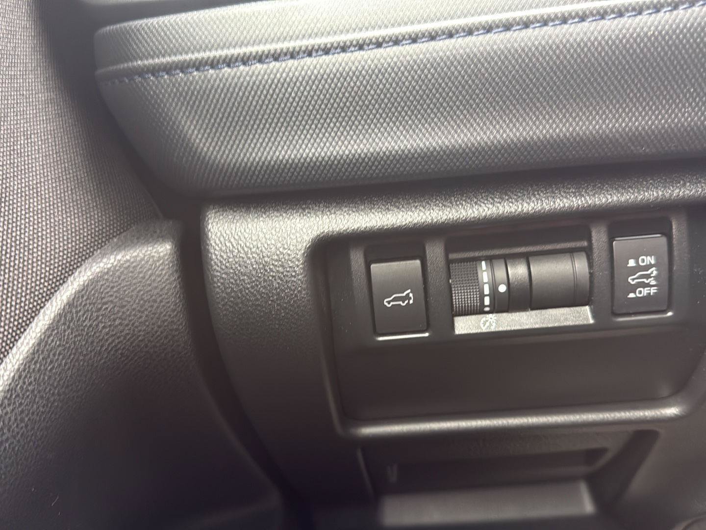Used 2025 Subaru Forester Premium AWD/4WD image 17