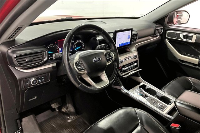 Used 2021 Ford Explorer XLT image 17