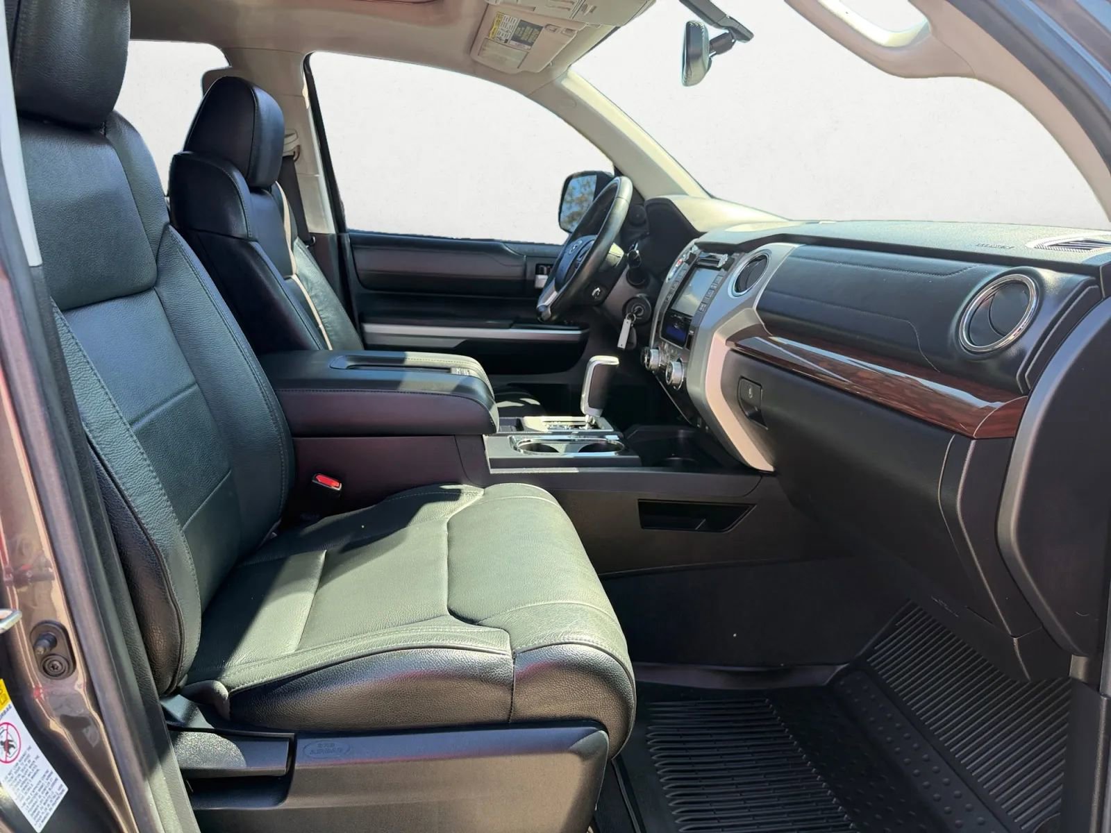 Used 2016 Toyota Tundra Limited w/ Limited Premium Package AWD/4WD image 22