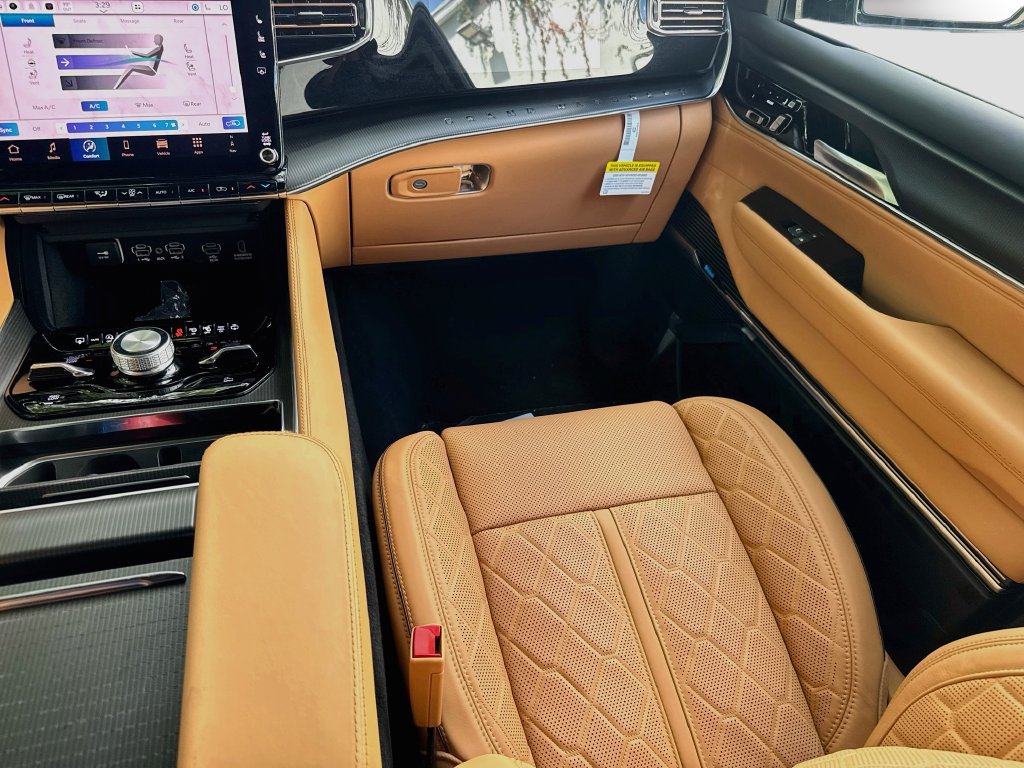New 2026 Jeep Grand Wagoneer Summit AWD/4WD image 25