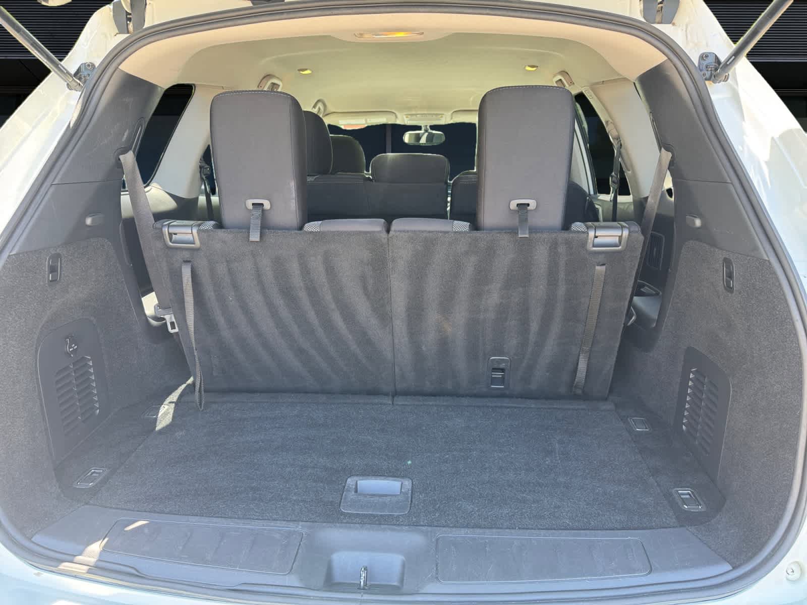 Used 2019 Nissan Pathfinder SV FWD image 10