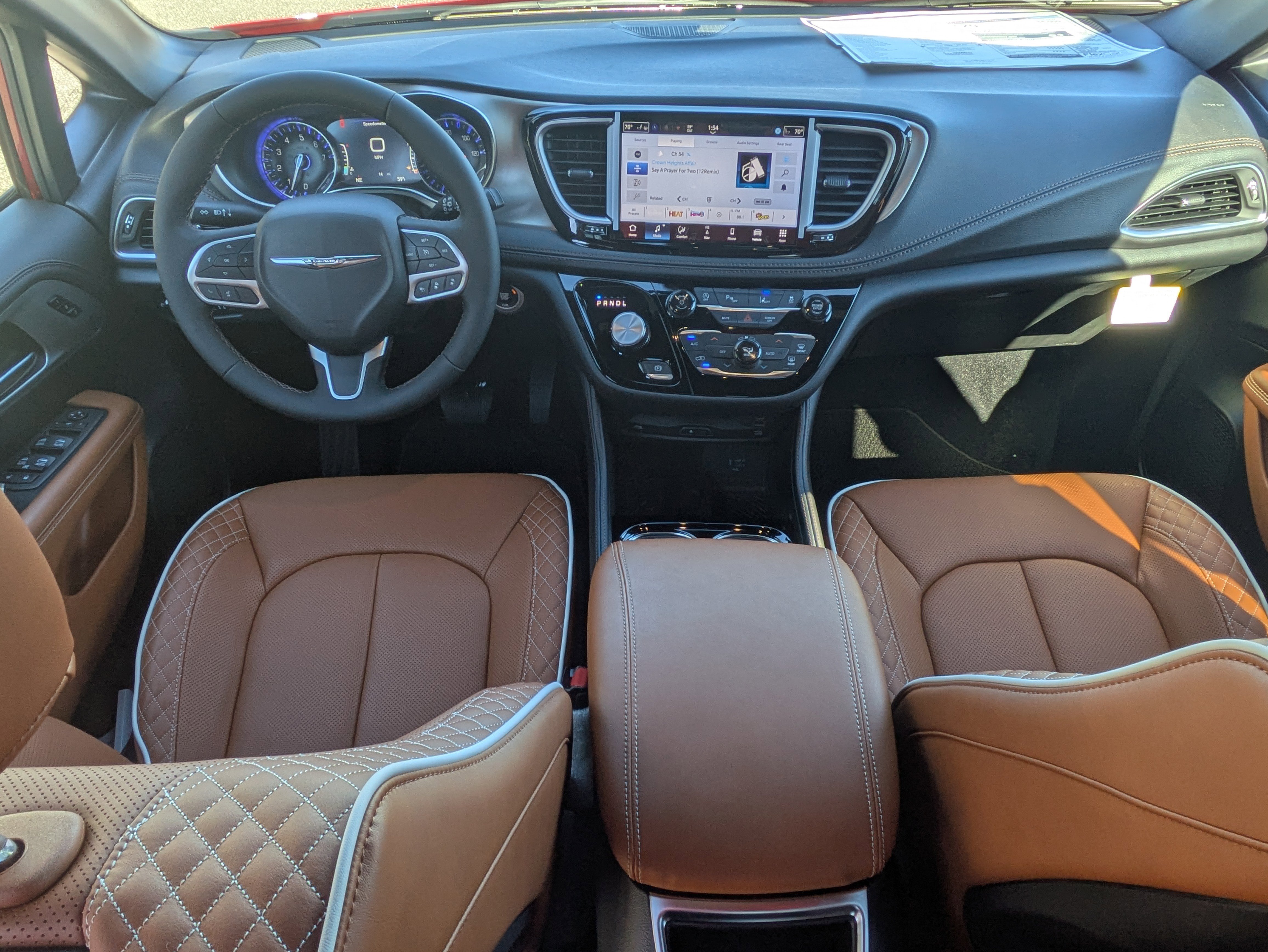 New 2026 Chrysler Pacifica Pinnacle w/ Trailer Tow Group image 15