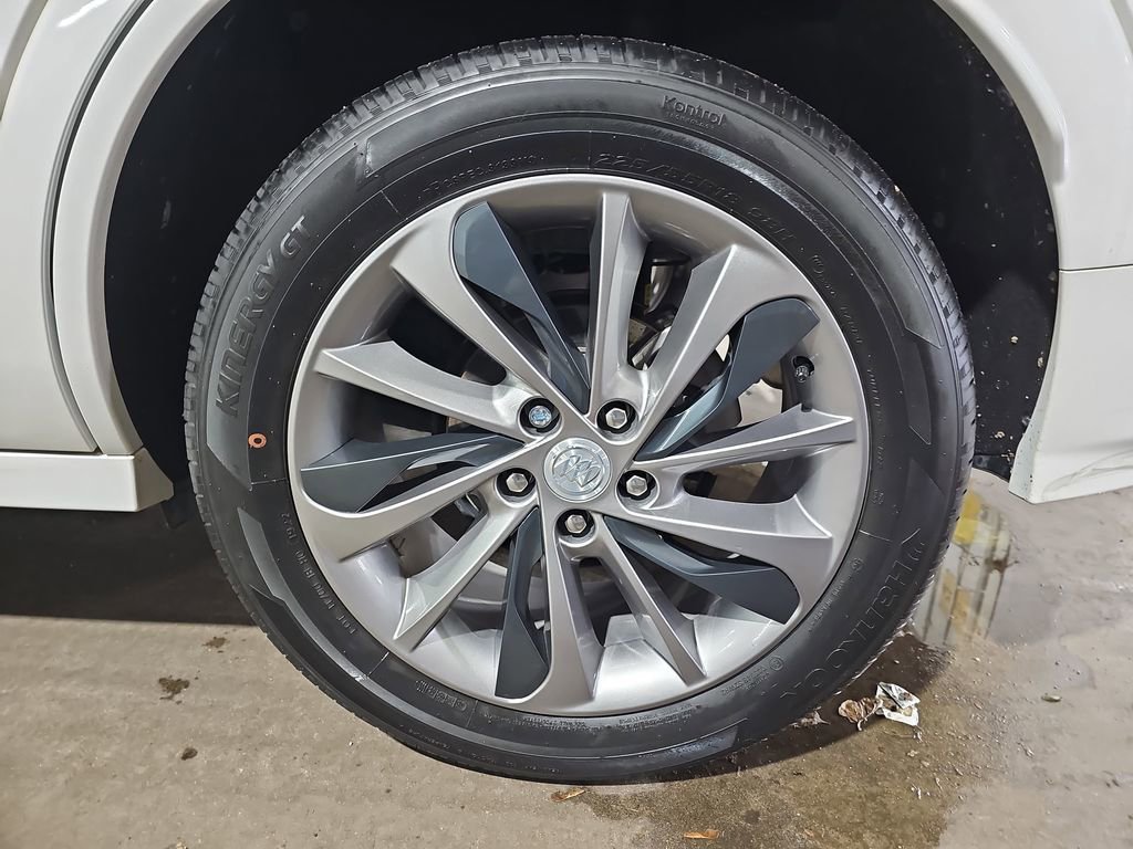 Certified 2022 Buick Encore GX Select w/ Sport Touring Package image 39