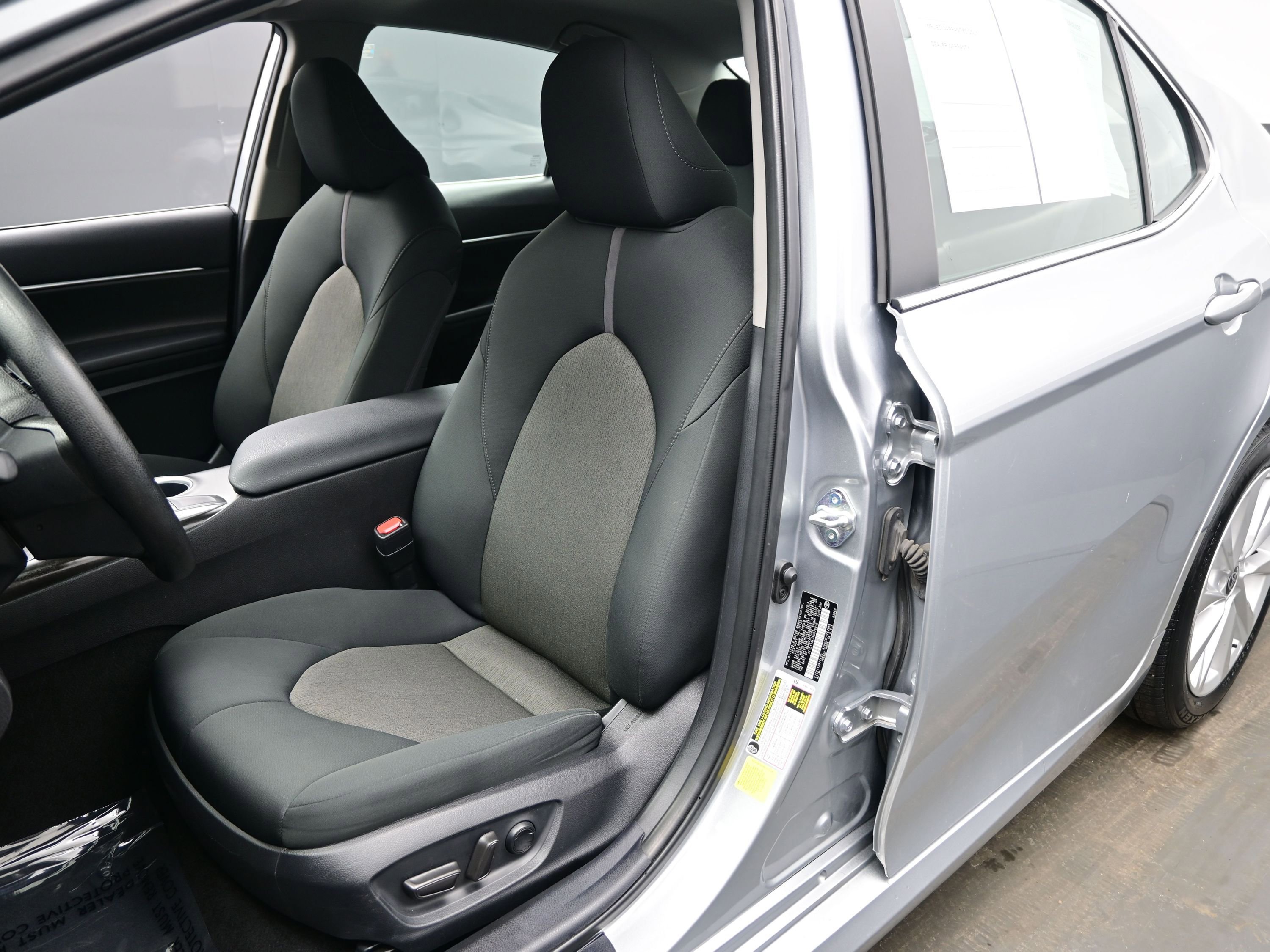 Used 2024 Toyota Camry LE image 12