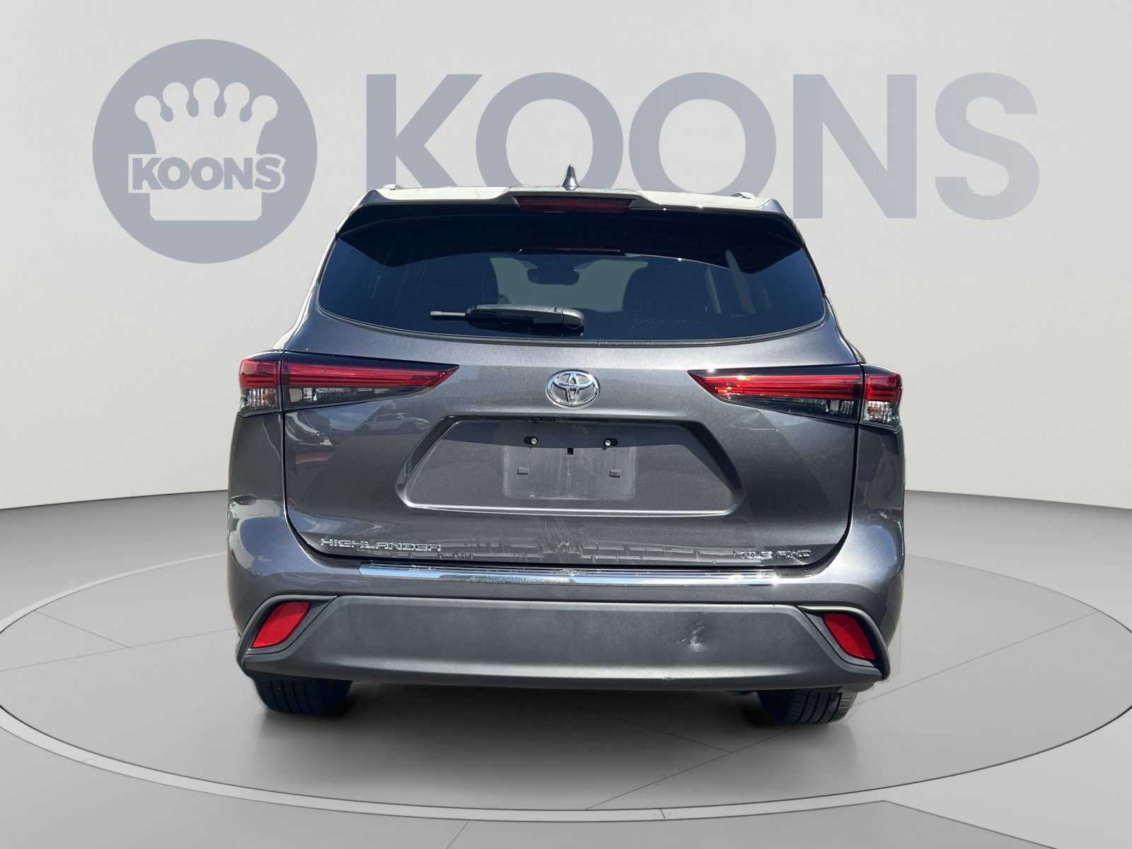 Used 2022 Toyota Highlander XLE AWD/4WD image 5