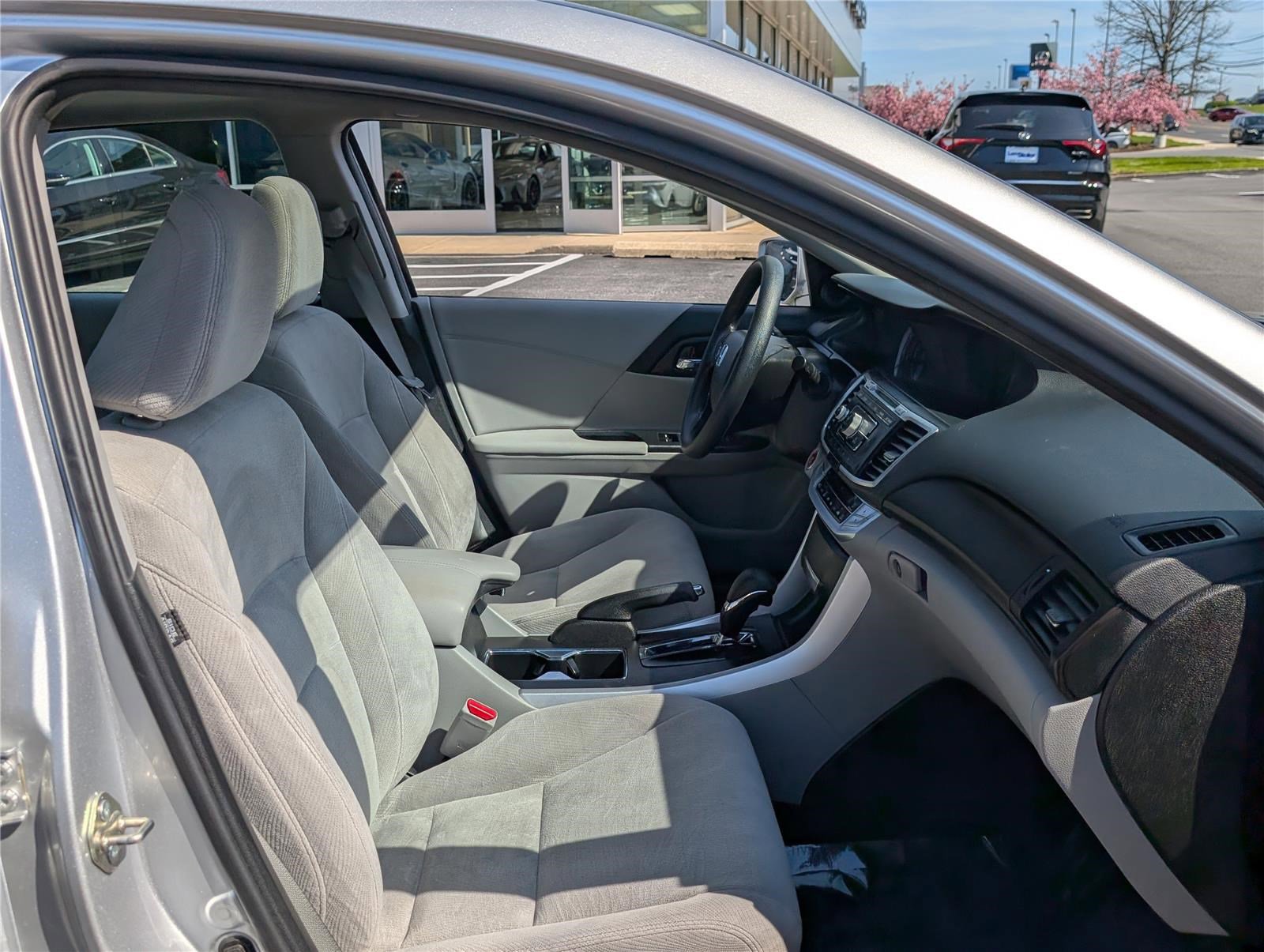 Used 2015 Honda Accord EX image 10