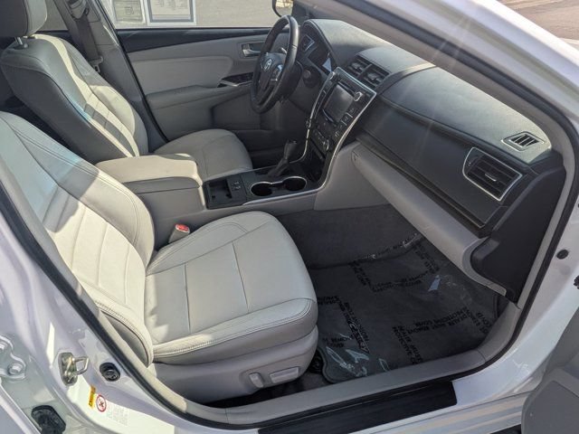 Used 2017 Toyota Camry XLE w/ Convenience Package FWD image 5