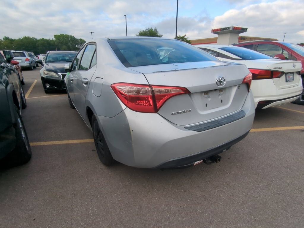 Used 2017 Toyota Corolla L w/ Carpet Mat Package (TMS) FWD image 4