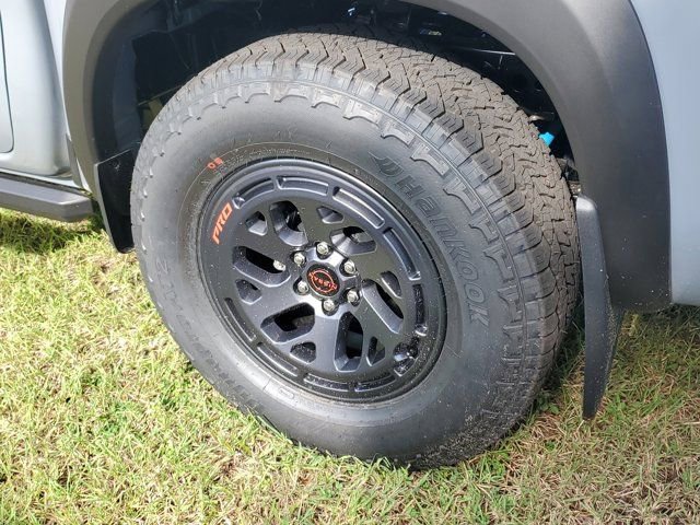 New 2026 Nissan Frontier PRO-4X w/ Pro-4x Convenience Package image 3